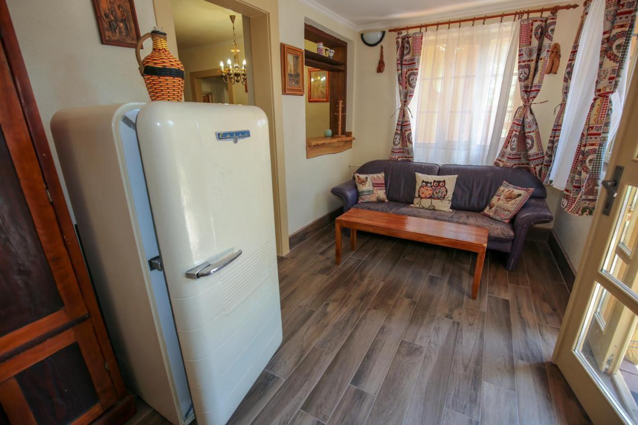 Hunter Villa Štúrovo Buitenkant foto